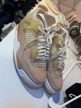 Jordan Air Jordan 4 hi-top sneaker  *Size 6.5 Women*